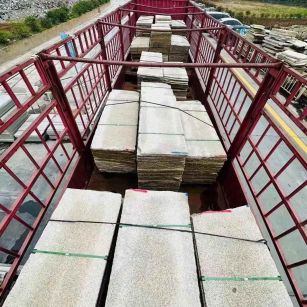 南京 黄金麻花岗岩荔枝面，光面毛板装车完成