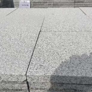 南京 白麻花岗岩石材推荐 荔枝面地铺石