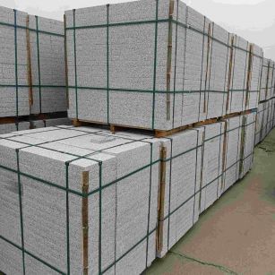 南京 白麻花岗岩石材荔枝面地铺石（300*600*50）