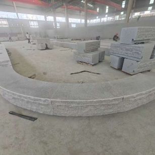 南京 芝麻白异形坐凳，自然面光面弧形加工