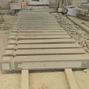 南京 芝麻白异形加工雕刻-栏杆大柱，方柱