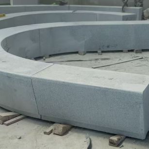 南京 芝麻白花岗岩光面弧形坐凳