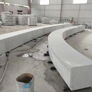 南京芝麻白花岗岩石板材 园林光面弧形坐凳