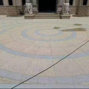 南京 黄金麻芝麻灰花岗岩石材地铺拼接效果