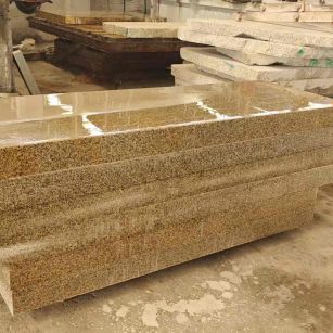 南京 黄金麻栏杆料半成品加工中