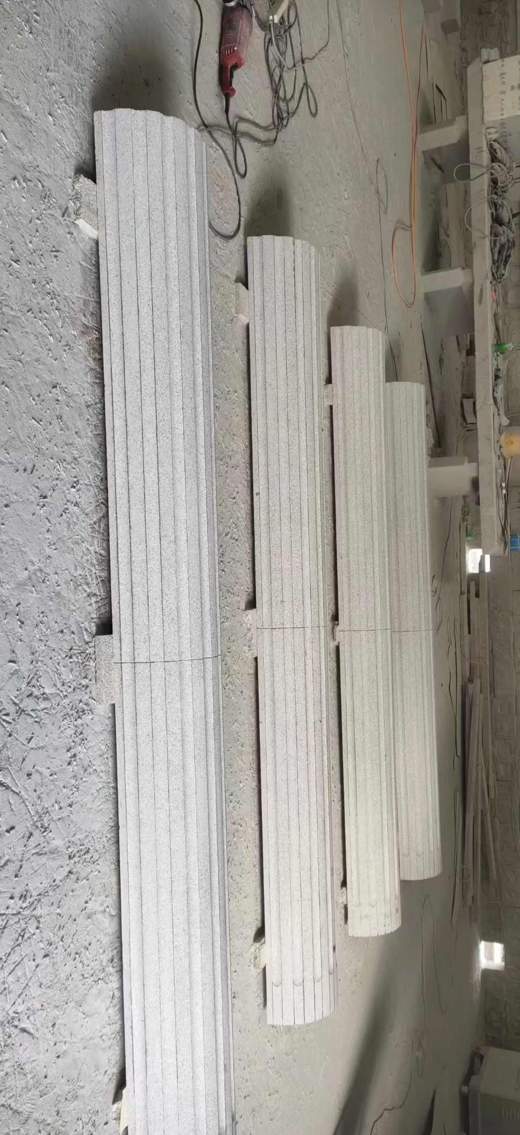 南京 花岗岩厂家带你看白麻花岗岩门楼大柱柱皮