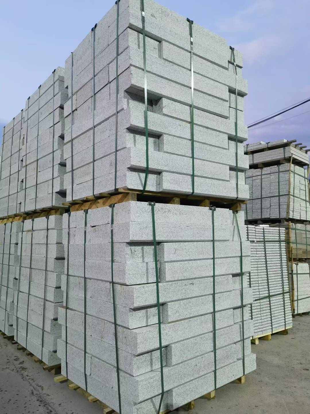 南京 芝麻白花岗岩路沿石，路缘石，路肩石，道牙，立缘石，马路牙子，街沿石，侧石等