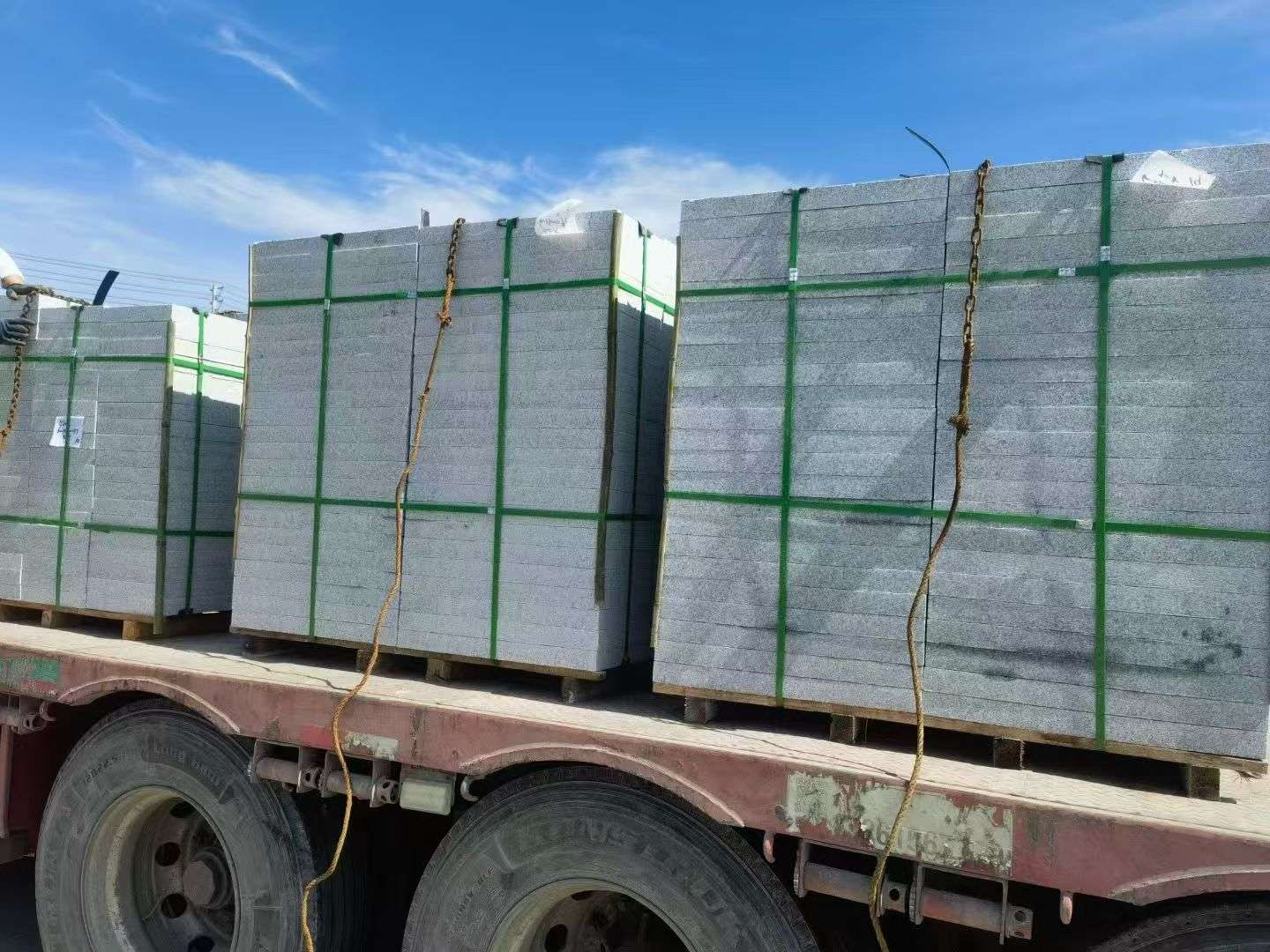 南京 芝麻白花岗岩地铺石装车日常