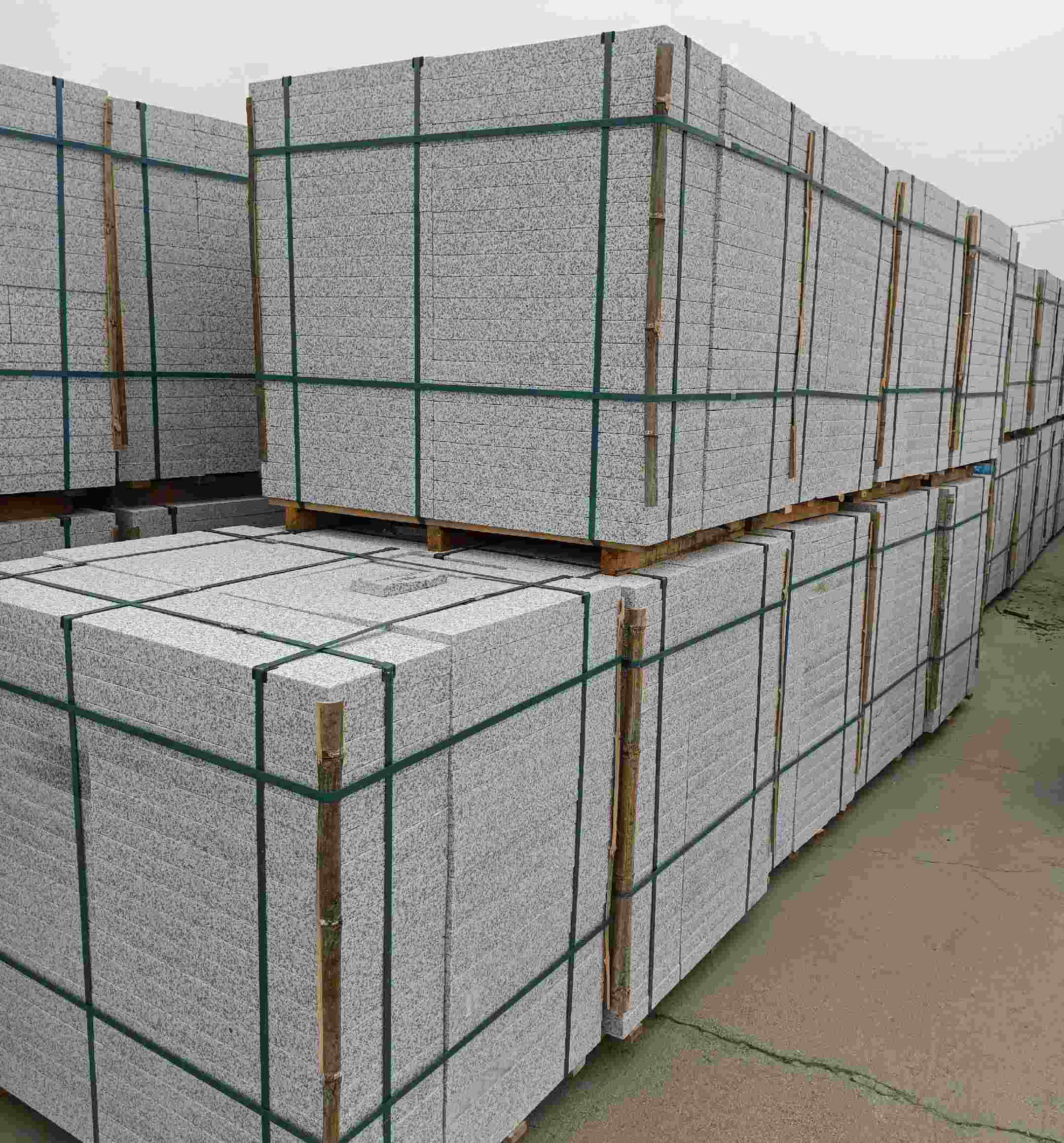 南京 白麻花岗岩石材荔枝面地铺石（300*600*50）