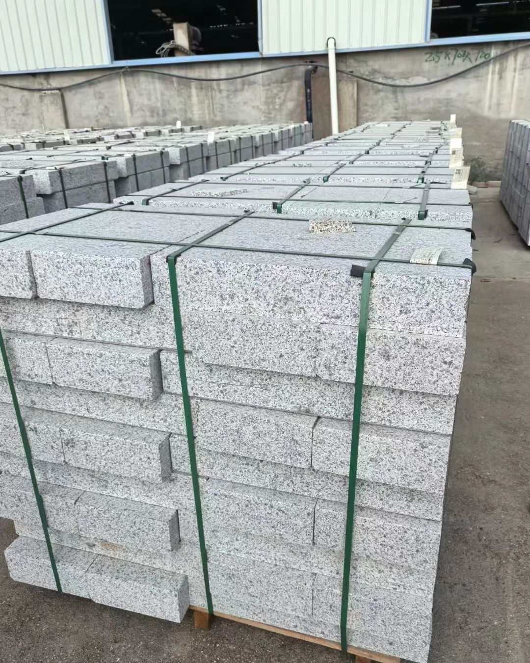 南京 白麻花岗岩路沿石，弧形路沿石，道牙石，马路牙子，界石，路缘石，平沿石，直岩石，平缘石等