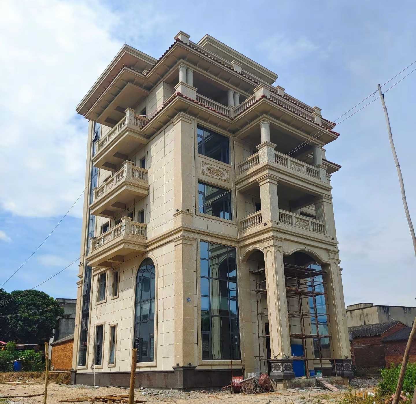 南京 黄金麻花岗岩石材别墅外墙干挂搭配（雕花栏杆花瓶柱门楼罗马柱）