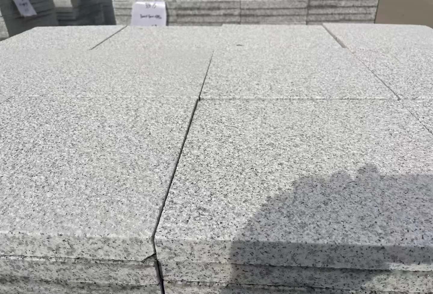 南京 白麻花岗岩石材推荐 荔枝面地铺石