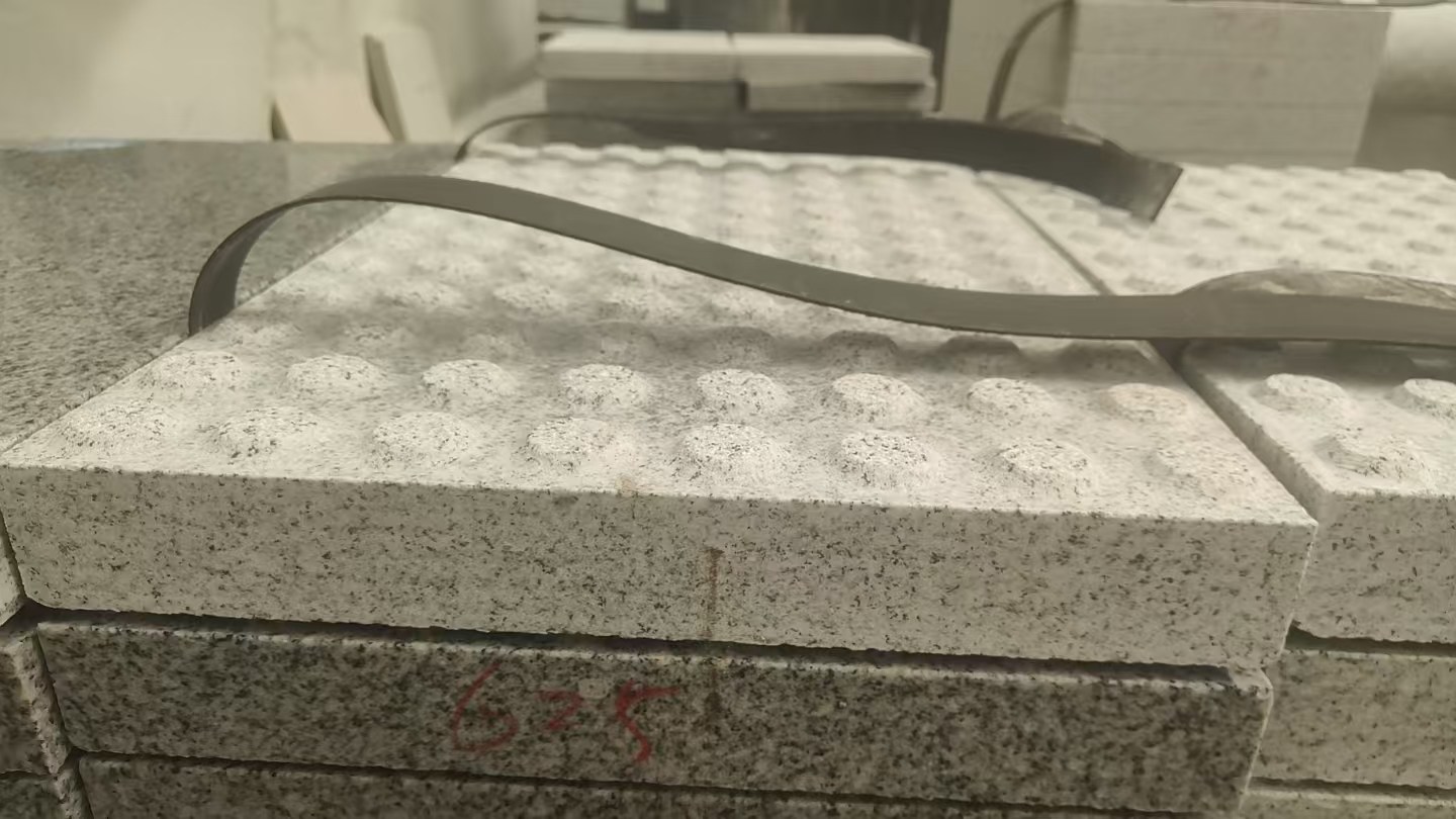 南京 芝麻白花岗岩6.0公分荔枝面五轴加工雕刻盲点