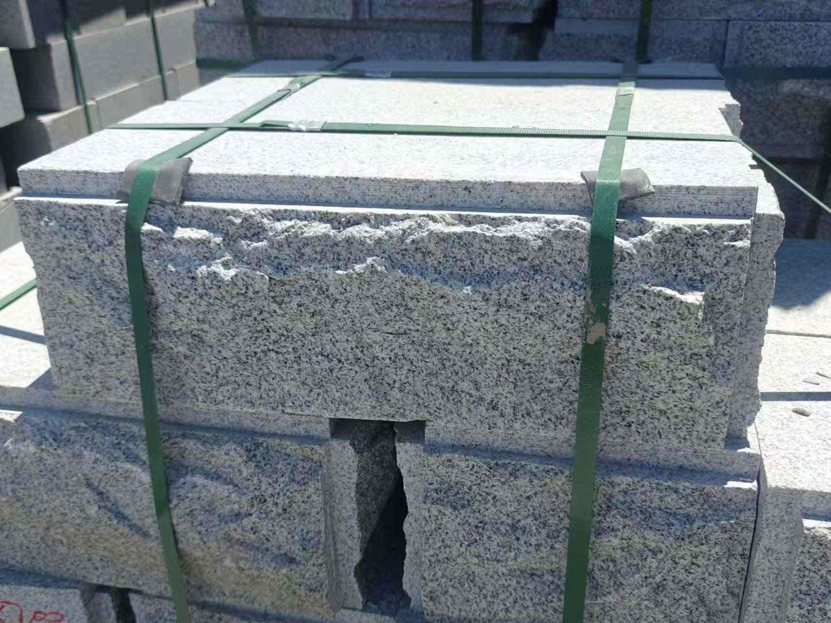 南京 芝麻白花岗岩自然面成品