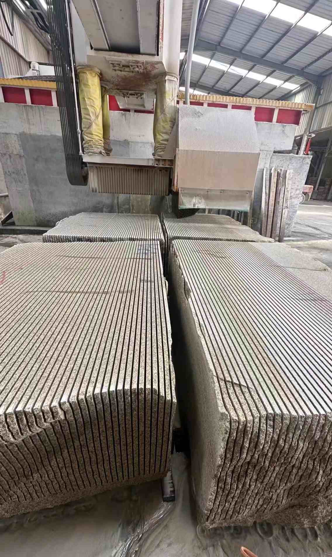 南京 车间生产日常，黄金麻白麻花岗岩