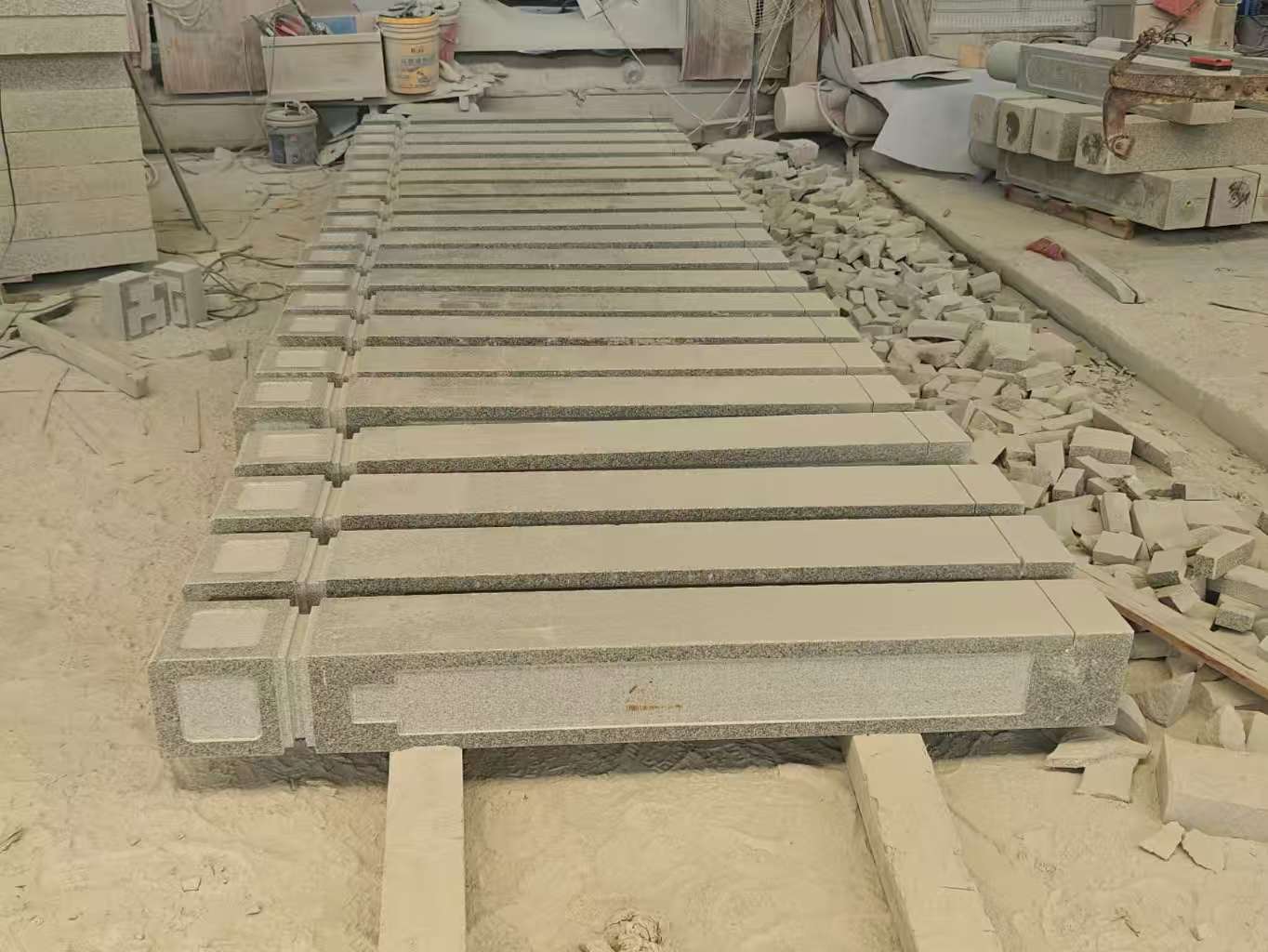 南京 芝麻白异形加工雕刻-栏杆大柱，方柱