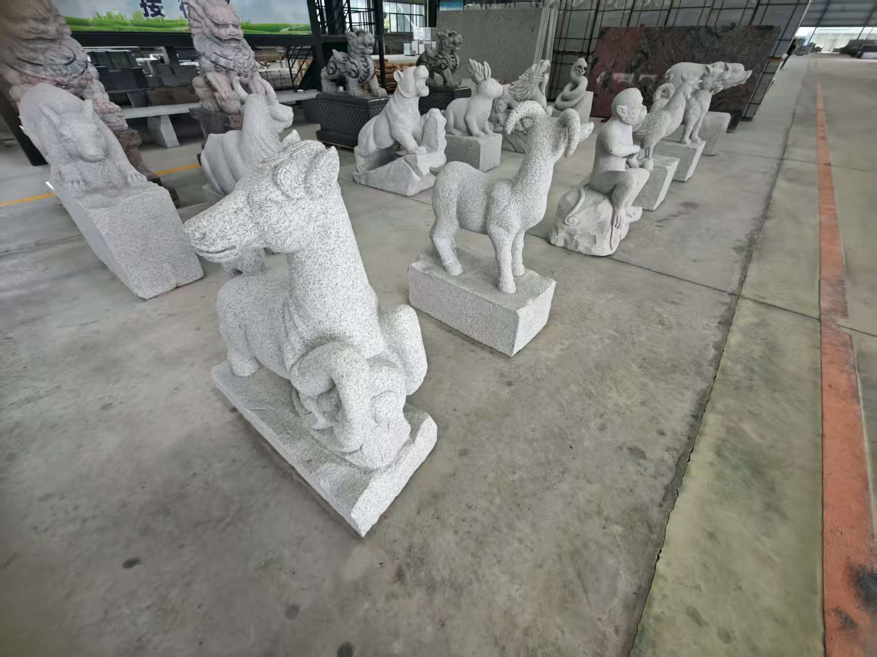 南京 芝麻白花岗岩造型立体雕刻——十二生肖