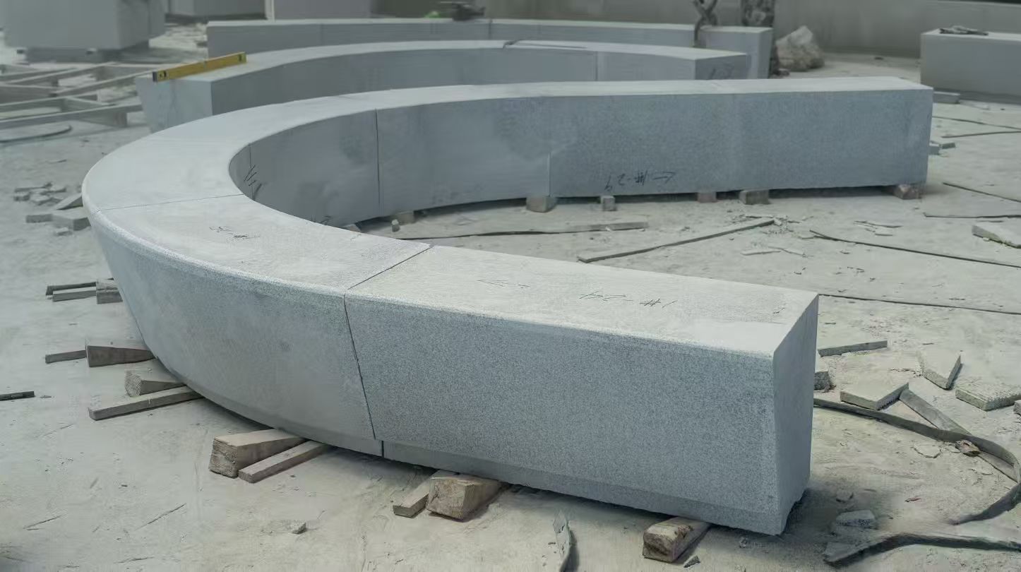 南京 芝麻白花岗岩光面弧形坐凳